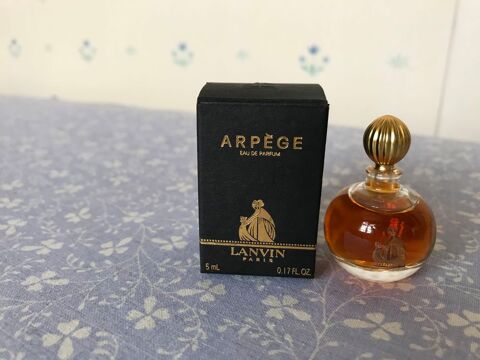 Miniature de parfum 9 Vincennes (94)