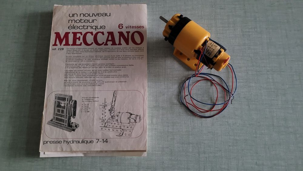 6 boites Meccano avec notices de montage + moteur &eacute;lectrique Jeux / jouets