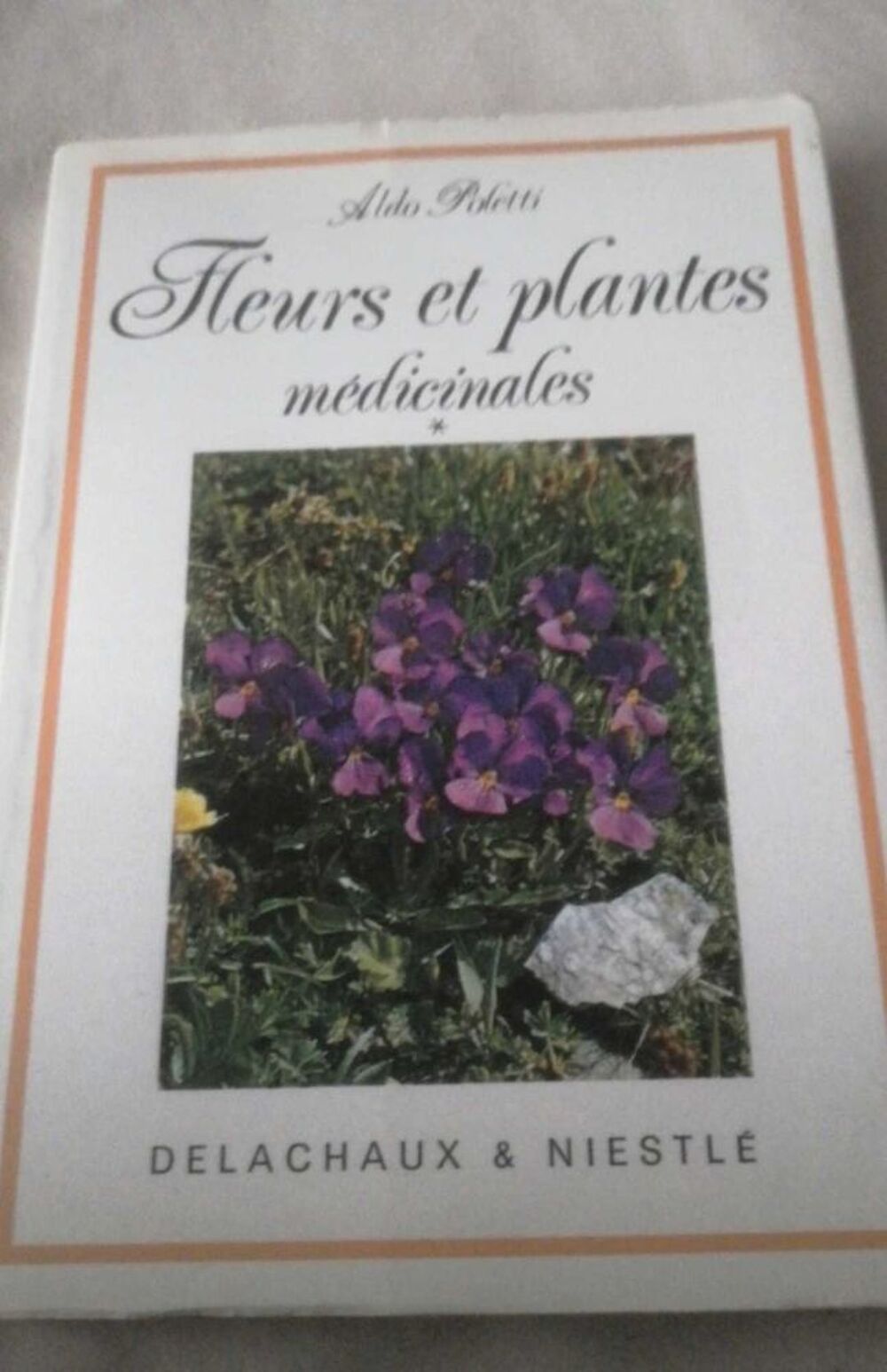 livre Fleurs et plantes m&eacute;decinales Livres et BD