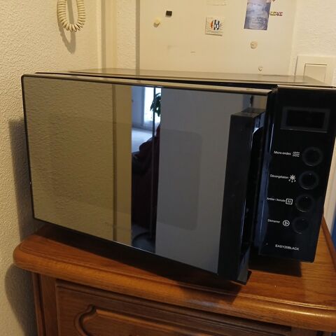 Micro Ondes 50 L'Albenc (38)