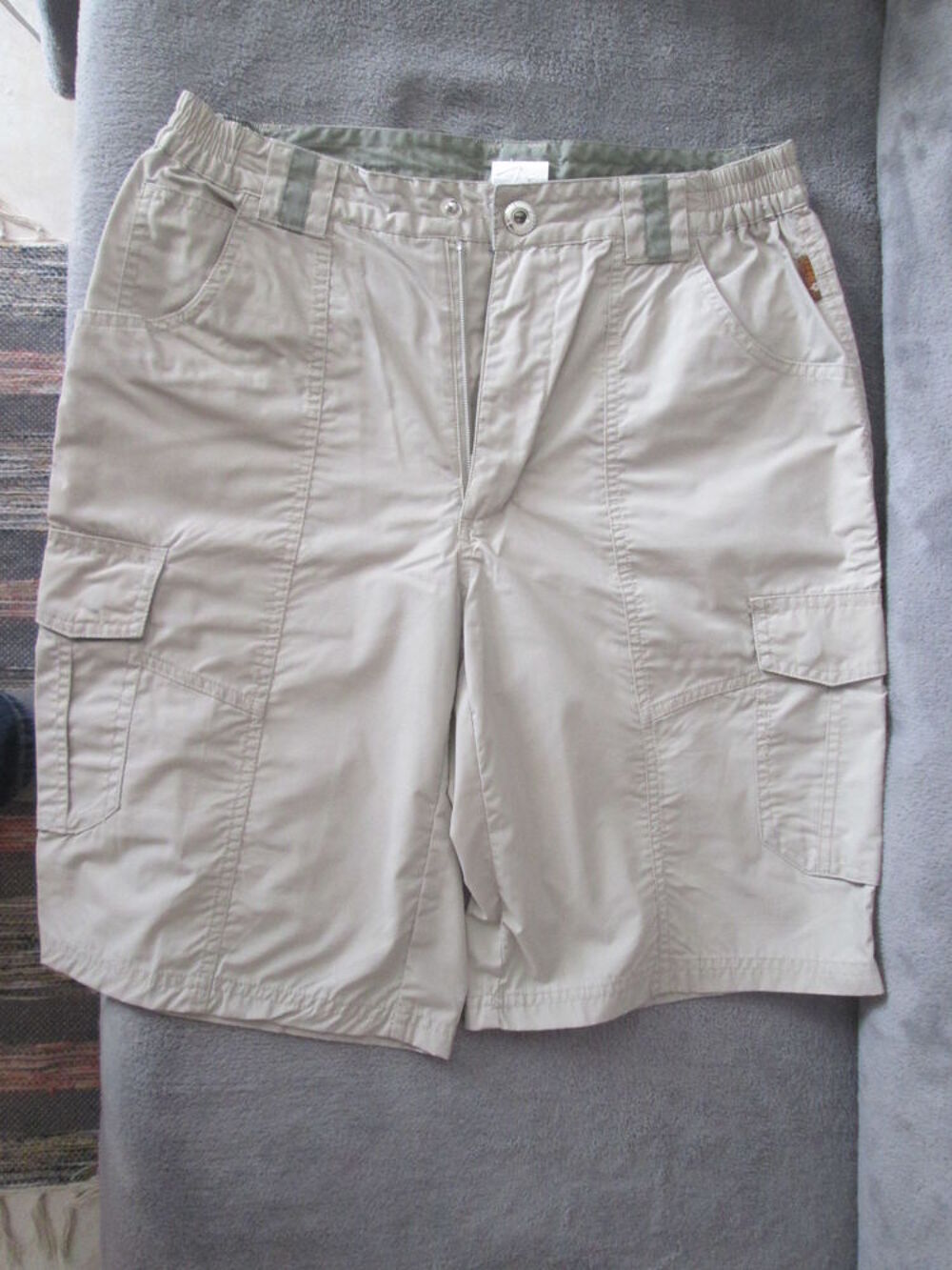 Bermuda gris/beige multipoches homme taille 38/40 Vtements