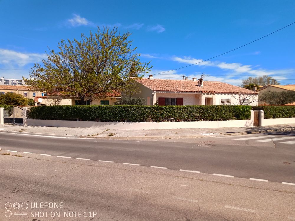   Villa climatisée en front de mer pour 2 à  6 personnes Provence-Alpes-Côte d'Azur, Port-de-Bouc (13110)