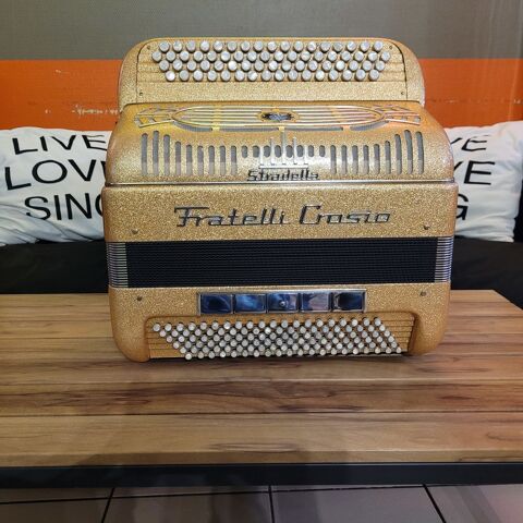Accordon Fratelli C / Stradella / 120 basses 1000 Saint-Maur-des-Fosss (94)
