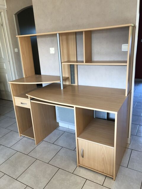 BUREAU 40 Saint-Martin-de-Saint-Maixent (79)