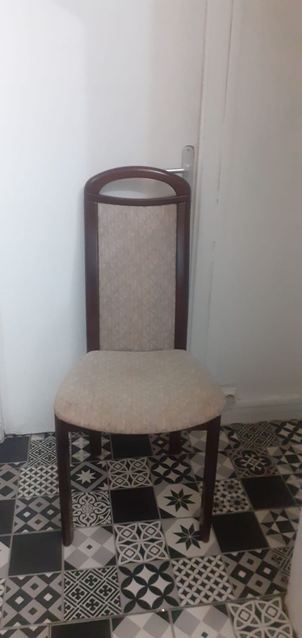 Lot de 5 chaises Maroquinerie
