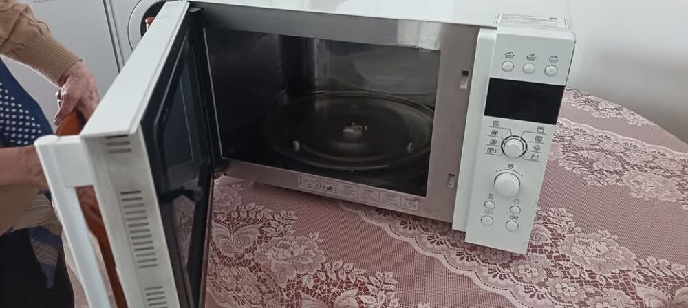 FOUR COMBINE Micro-Ondes / Grill / Convection Electroménager