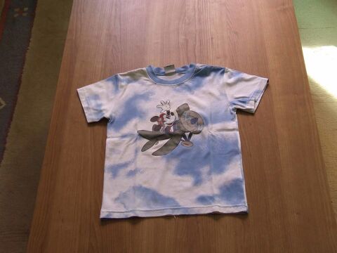 Tee-shirt manches courtes. DISNEY par H&M. Bleu et blanc. 3 Bagnolet (93)