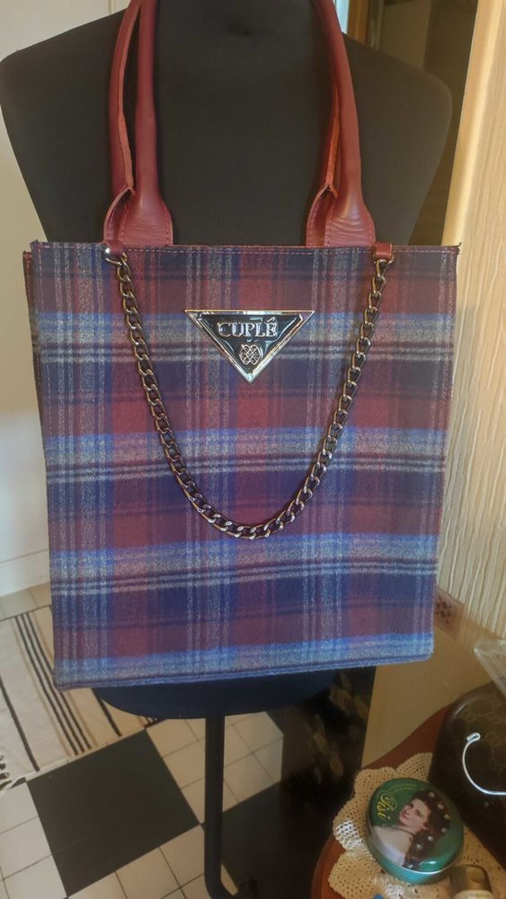  Sac aspect laine et cuir Cuple,neuf ,dimensions 32/28 Maroquinerie