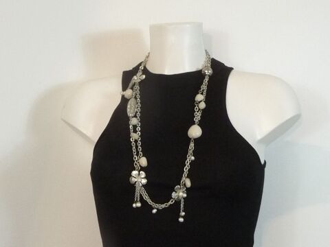 Collier/ Sautoir en Métal Argenté et ses Fleurs et Pierres 17 Paris 15 (75)
