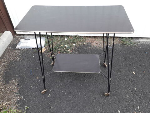 Table télé vintage 25 Clermont-Ferrand (63)