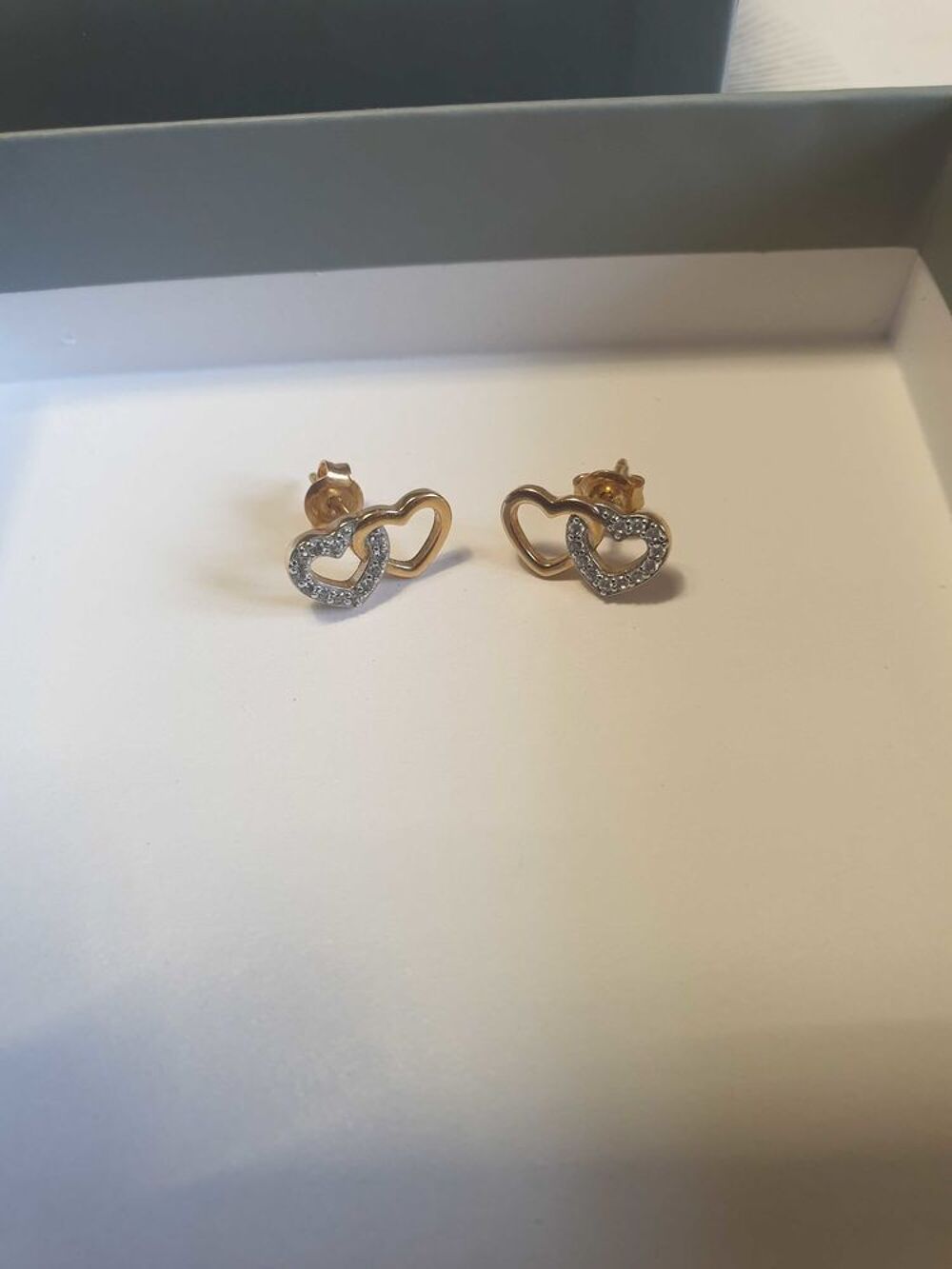 tr&egrave;s belle parure boucles d'oreilles et cha&icirc;ne avec pendentif pour dire je t'aime. plaqu&eacute; or. Bijoux et montres