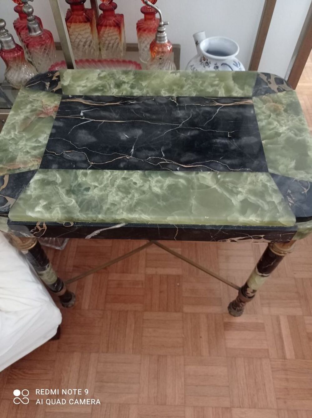 table basse en bakelite et bronze Meubles