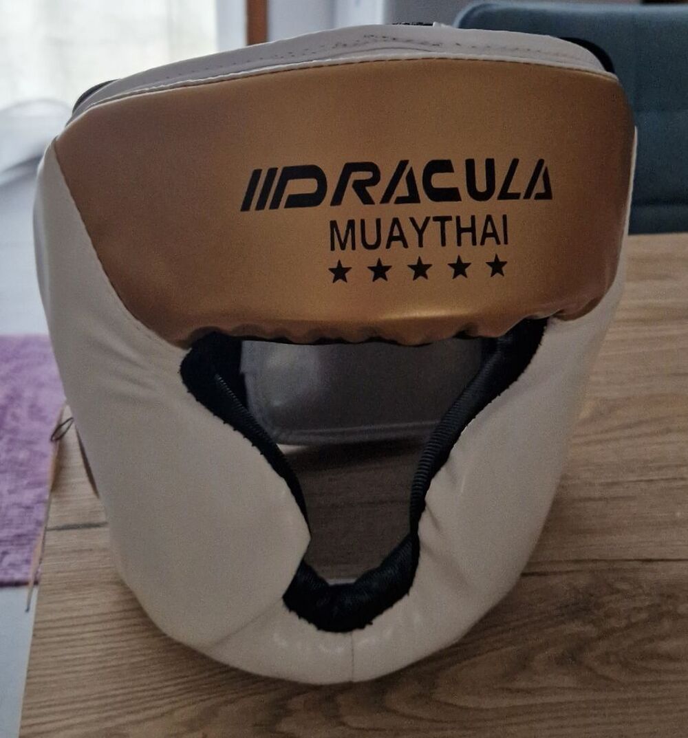 casque de boxe neuf avec &eacute;tiquette Sports