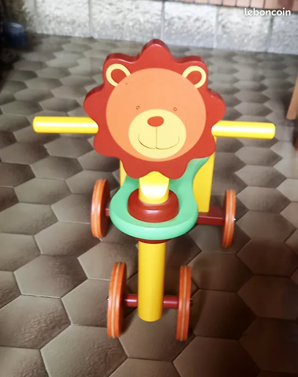 Porteur "petit lion" en bois pour enfant Jeux / jouets