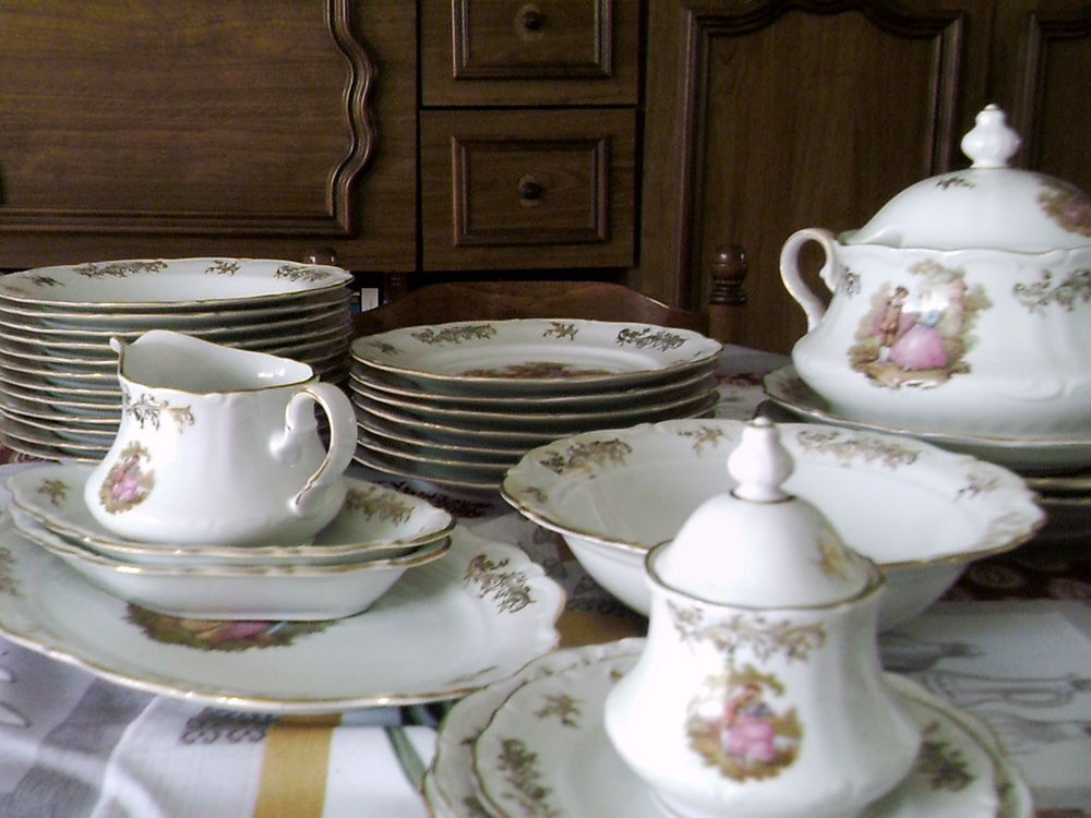 Services e table en porcelaine complet Cuisine