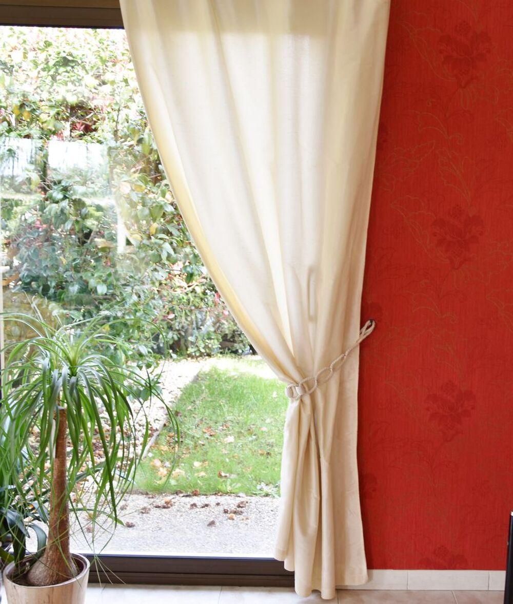 2 Rideaux &eacute;cru aspect soie sauvage. 2m40 Tr&egrave;s bon &eacute;tat Décoration