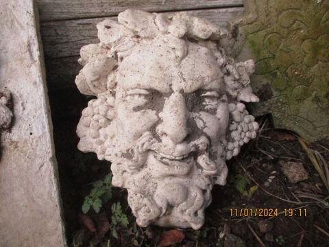 ANCIENNE TETE DE BACUS DIEU DU VIN 0 Roanne (42)