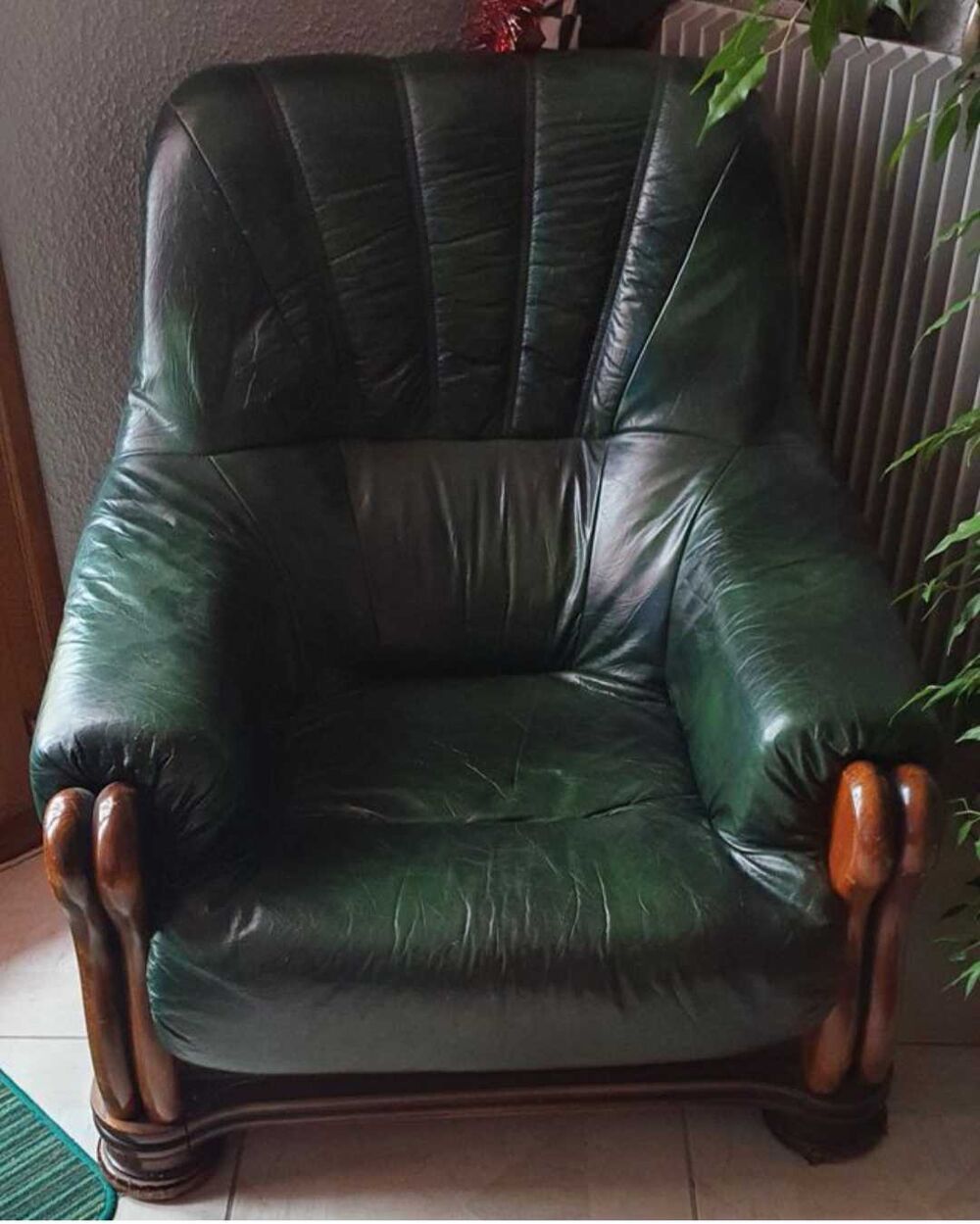 canap&eacute; et fauteuils en cuir Meubles