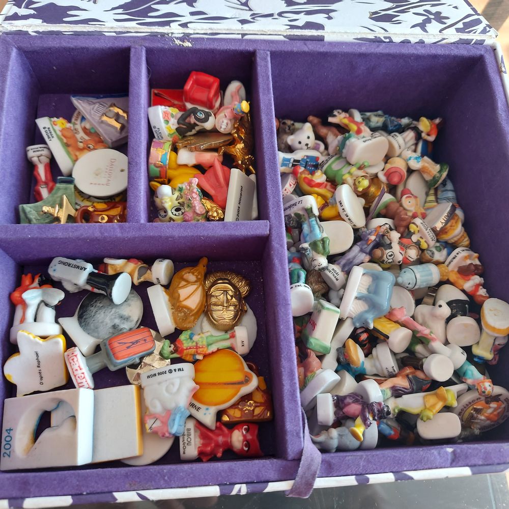 200 f&egrave;ves dont certaines rares Jeux / jouets