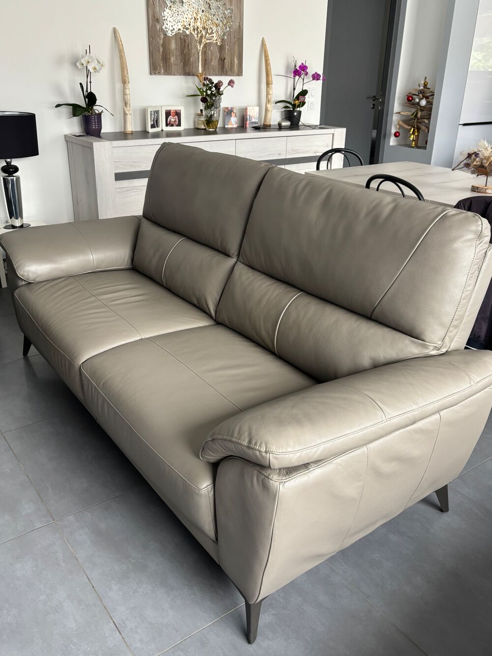 Canap&eacute; cuir fixe 3 places couleur taupe Meubles
