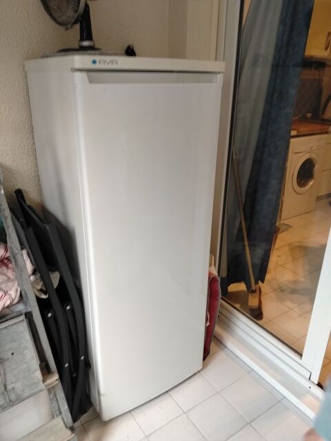 R�frig�rateur Aya 145 cm de haut 150 Le Cap D Agde (34)