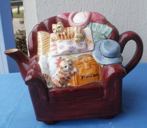 THEIERE cramique en forme de canap et dcors de chats 15 Montauban (82)