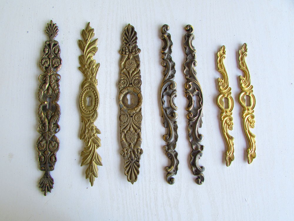 Entr&eacute;es de serrure anciennes en bronze cisel&eacute; Bricolage
