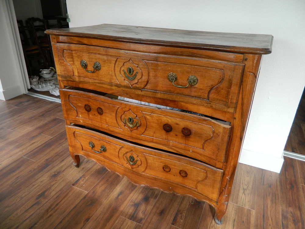 COMMODE MASSIVE ANCIENNE 3 GRANDS TIROIRS-- Meubles