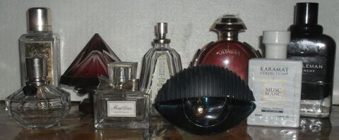 Lot de 9 Flacons vides de parfum. En tr�s bon �tat. 40 Montreuil (93)