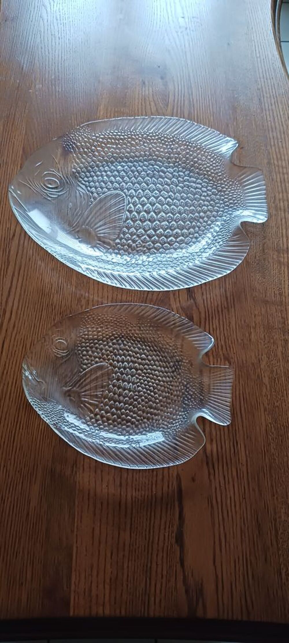 SERVICE DEUX PIECES FORME POISSON EN VERRE . Cuisine