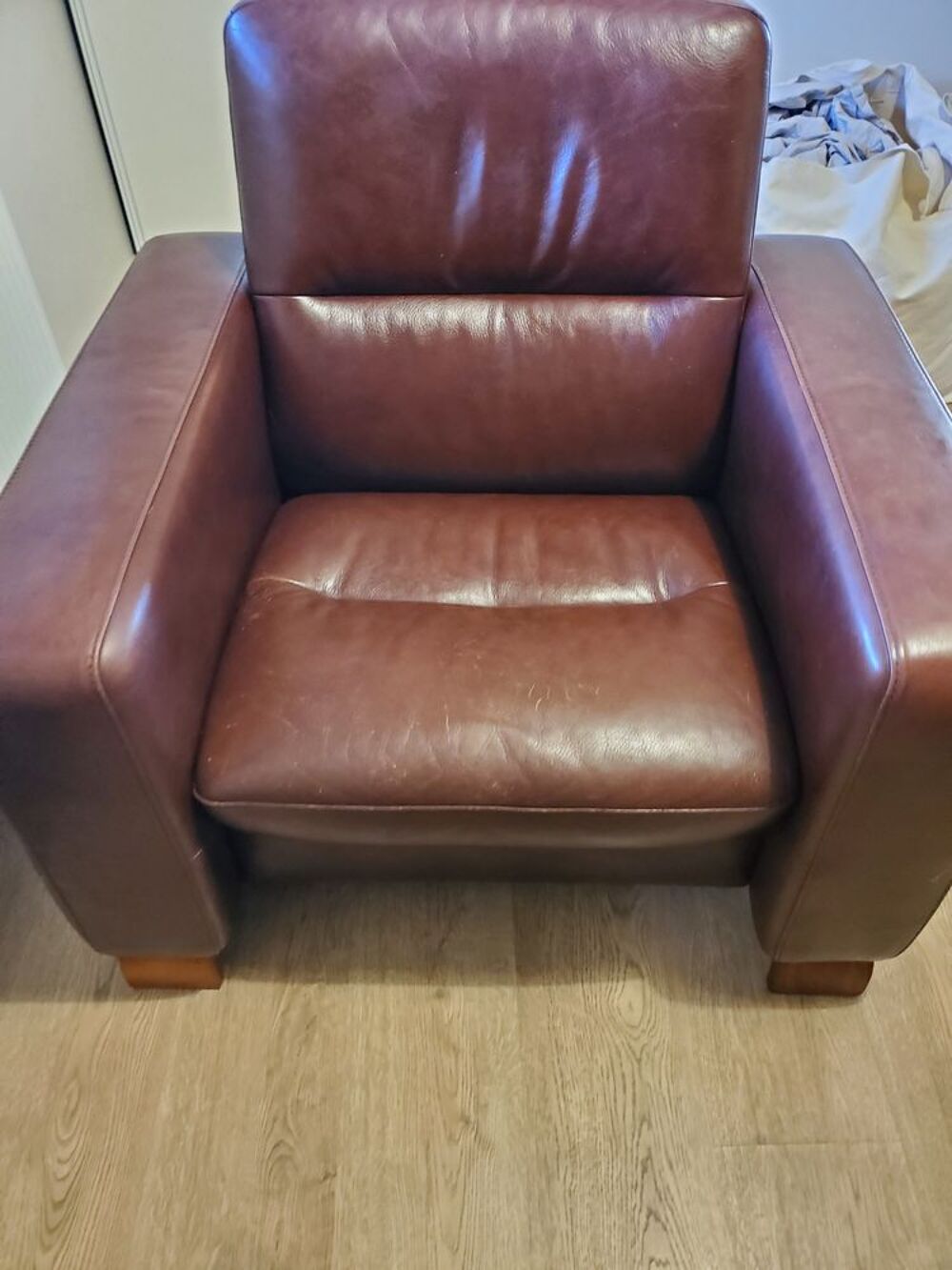 Canap&eacute; et fauteuil en cuir Meubles