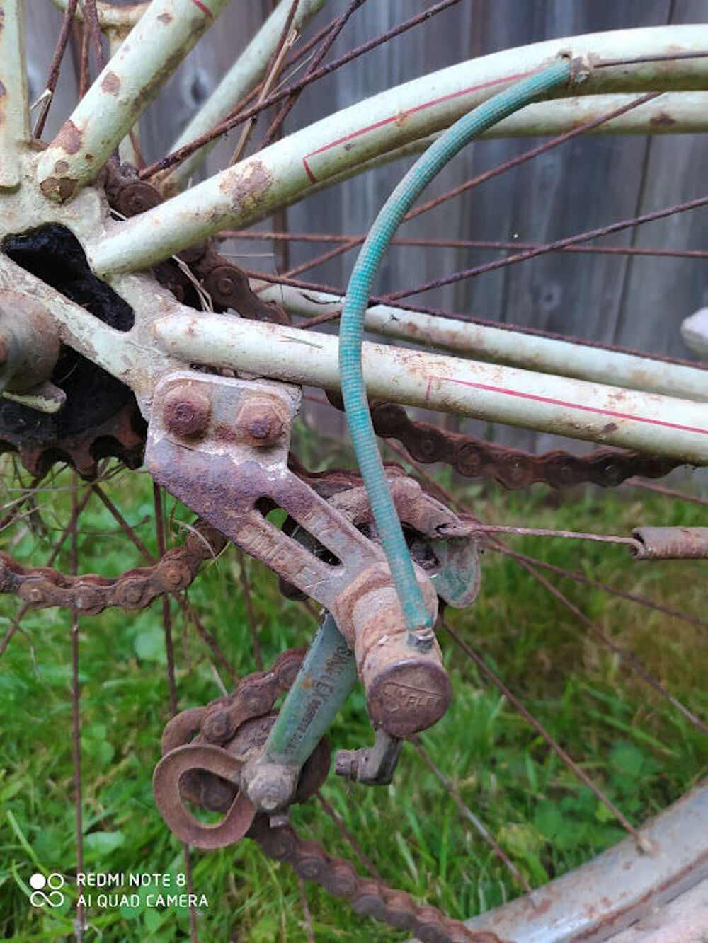 Tr&egrave;s rare v&eacute;lo &quot;HISPANO&quot; &agrave; restaurer Vlos