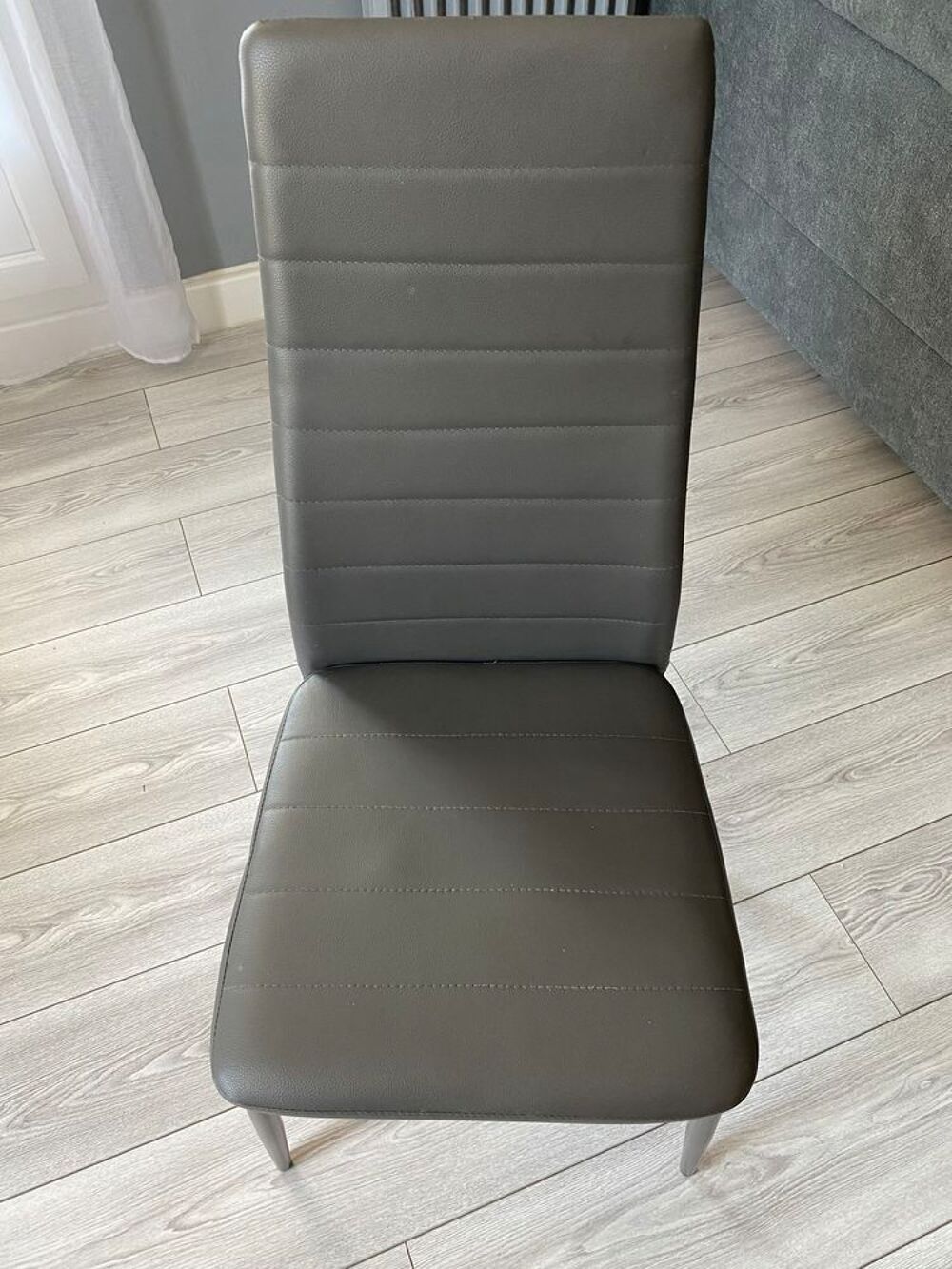 6 chaises grise &eacute;tat satisfaisant Meubles