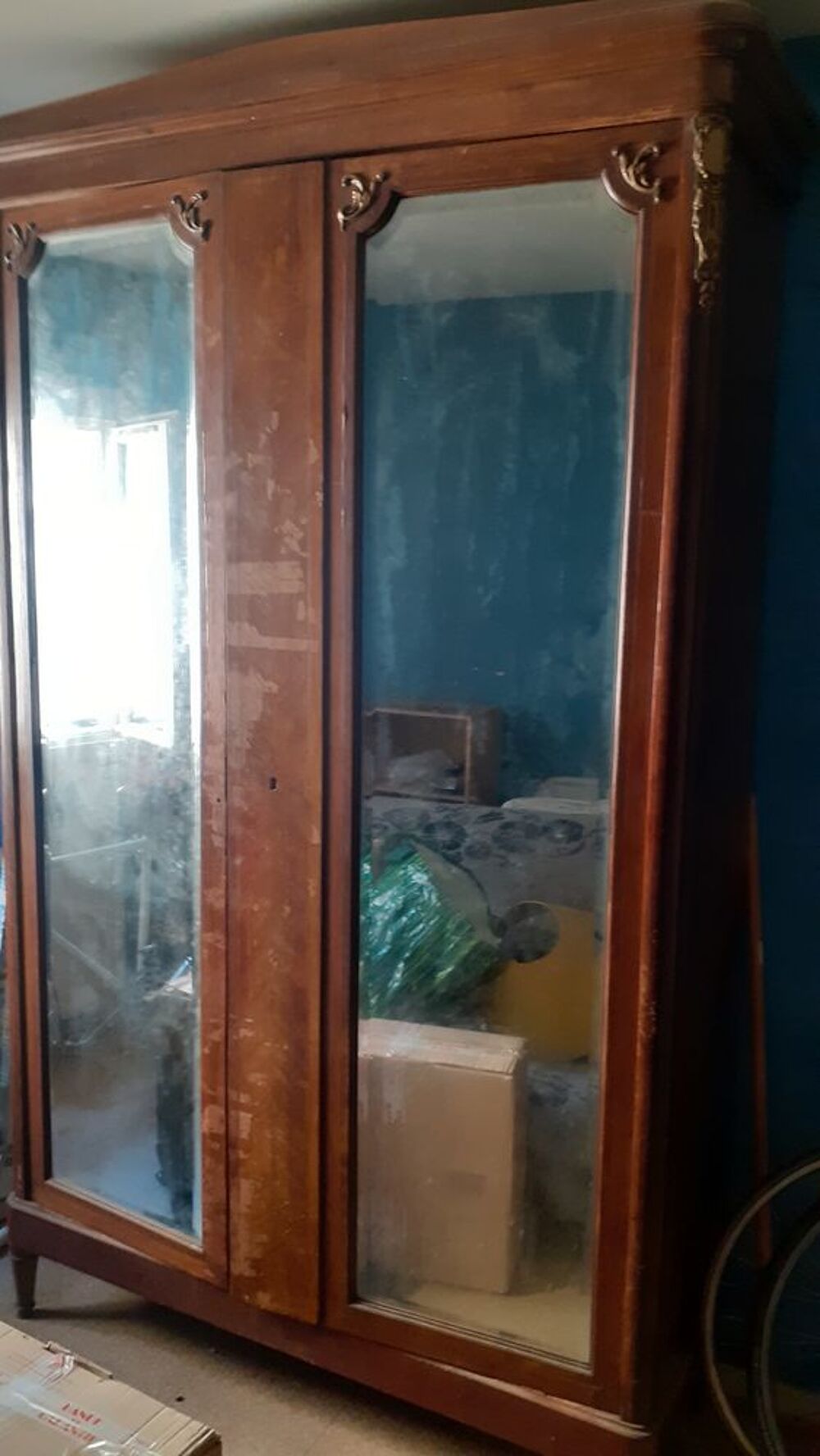 Armoire 2 porte+ &eacute;ventuellement lit. Meubles