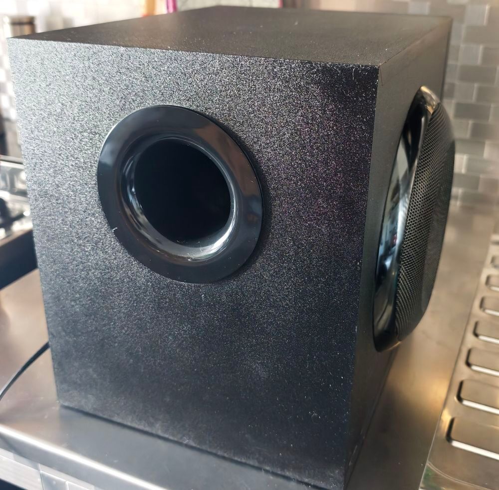 Enceintes 2.1 Logitech computer Speaker syst&egrave;me Z623 en tbt Audio et hifi