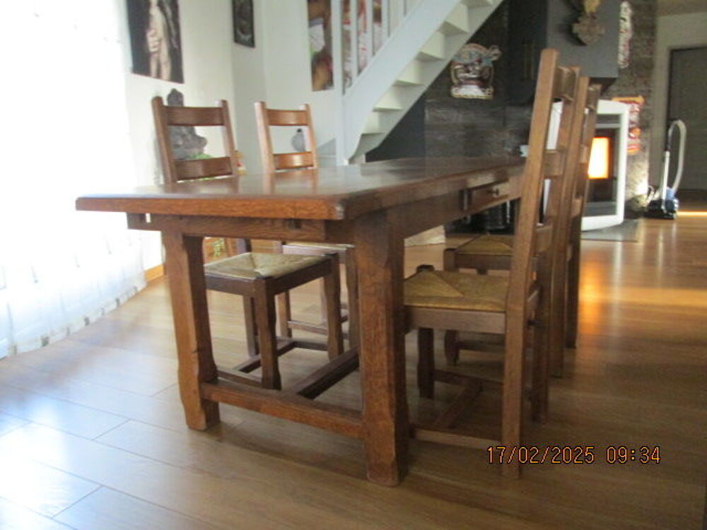 Table ch&ecirc;ne plus 4 chaises Meubles