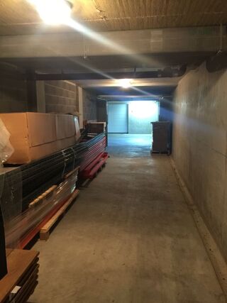  Parking / Garage à louer 40 m²