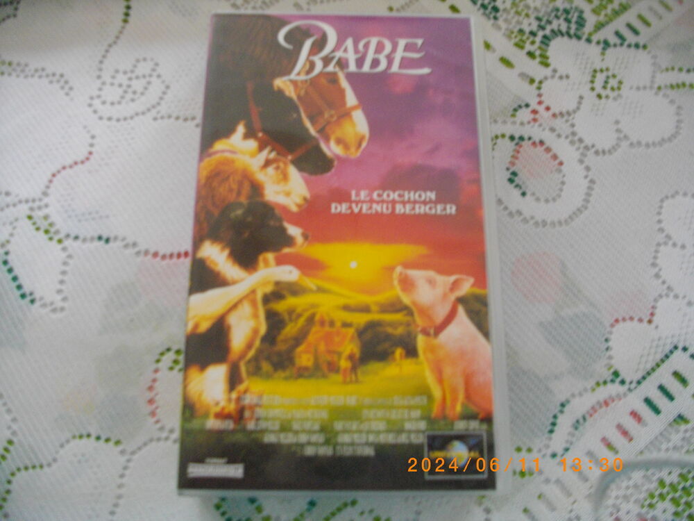 Deux cassettes vid&eacute;o vhs de : "BABE - 1 ET 2" DVD et blu-ray