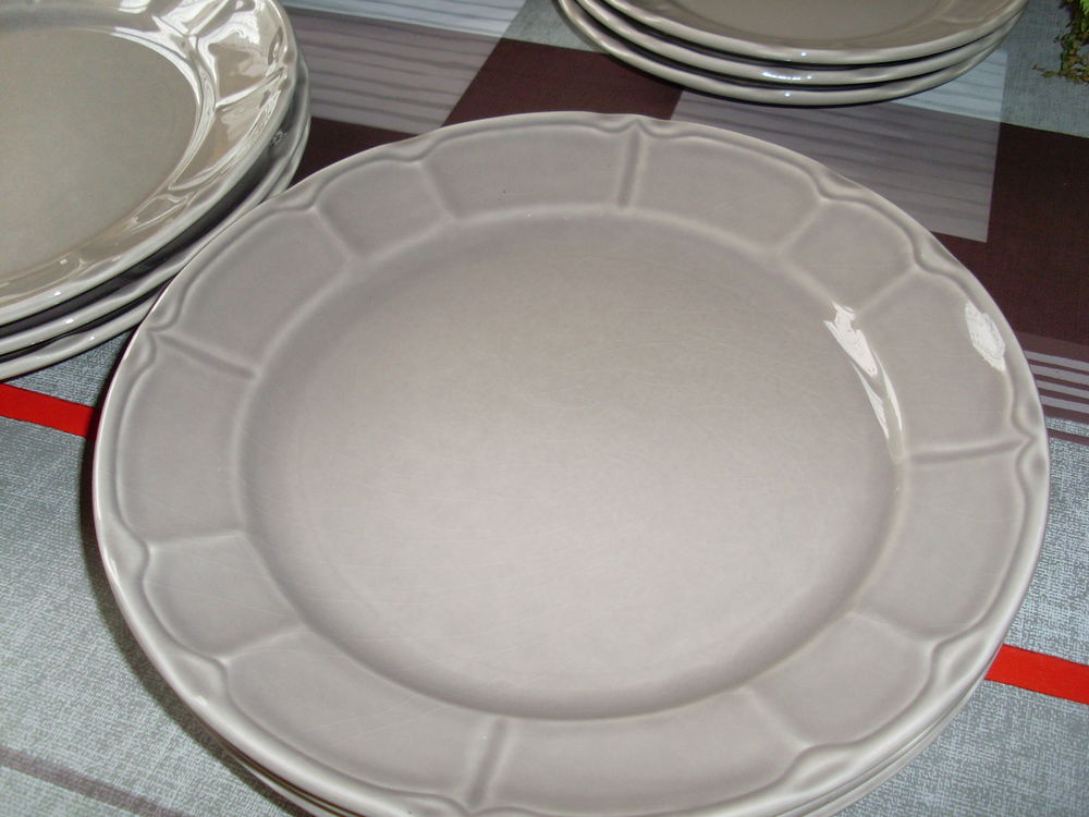 lot d'assiettes en faience Cuisine