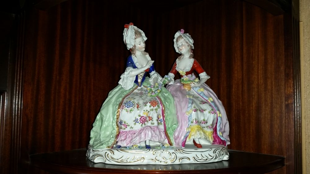 Bibelot porcelaine CAPODIMONTE Décoration