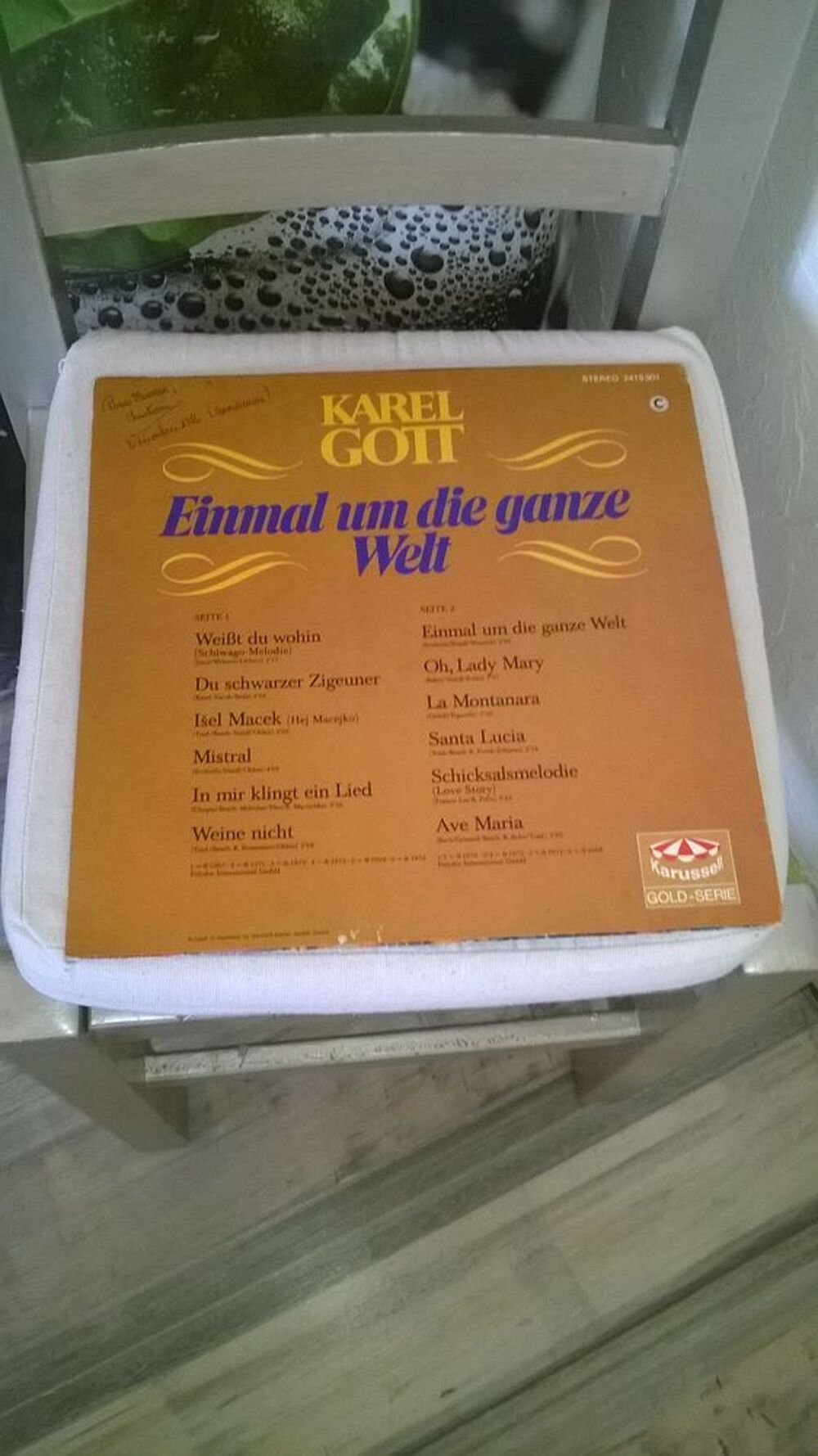 Vinyle Karel Gott
Einmal Um Die Ganze Welt
1974
Excellent CD et vinyles