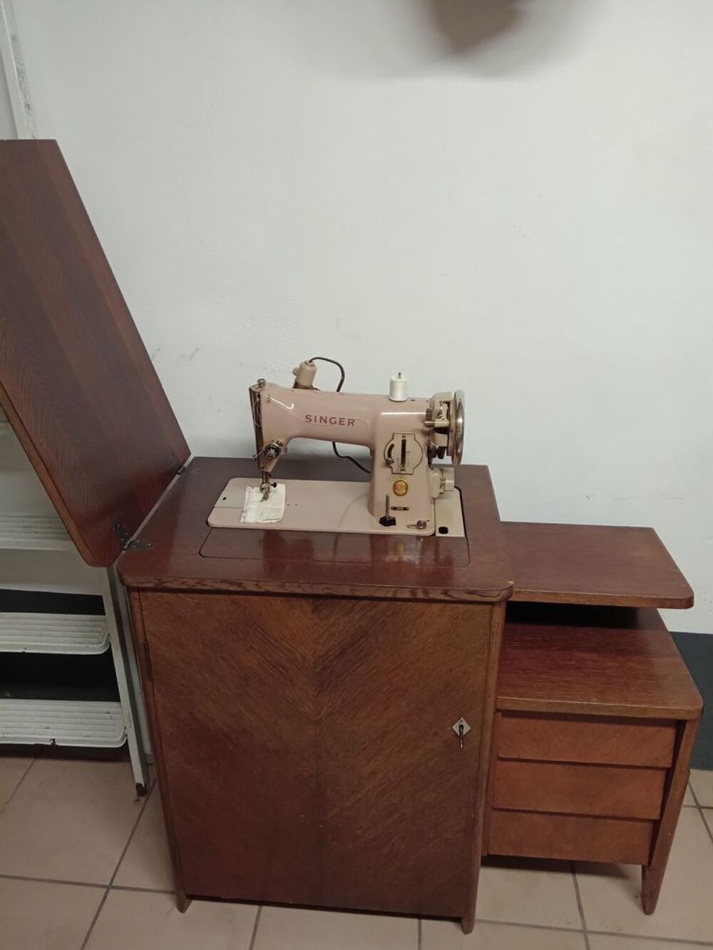 machine &agrave; coudre Electroménager