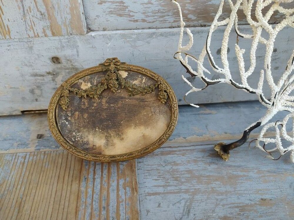 Ancienne Boite &agrave; Bijoux Bronze Laiton Gravure XIX&egrave;me 