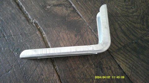 24 EQUERRES DE FIXATION 30 Saint-Denis-en-Val (45)