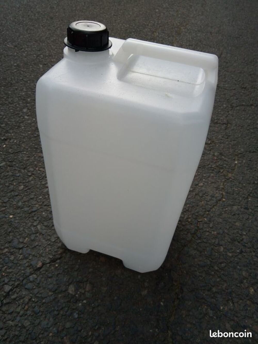 Bidons 5 - 10 - 20 litres - 3 &agrave; 7 euros Bricolage