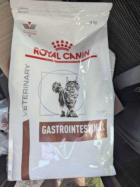 Croquettes chat Royal Canin gastrointestinal 45 33480 Castelnau-de-médoc