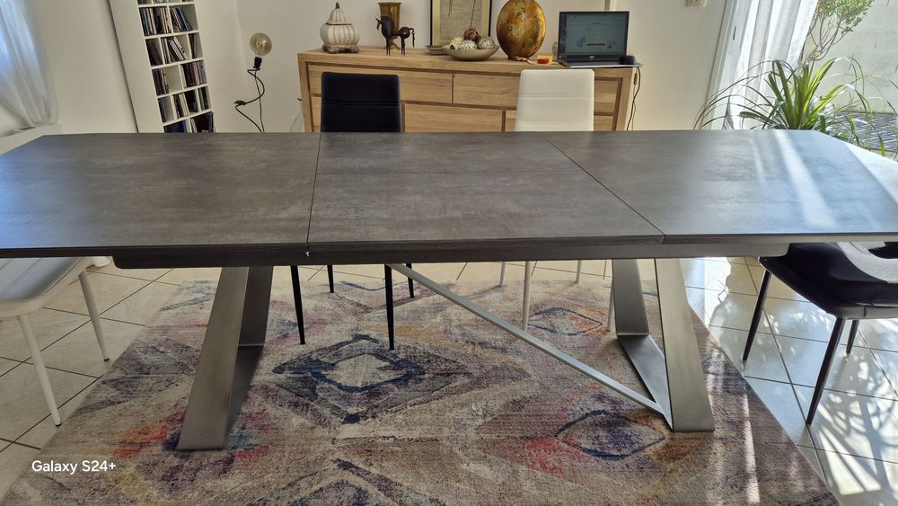MAGNIFIQUE TABLE SALLE A MANGER Meubles