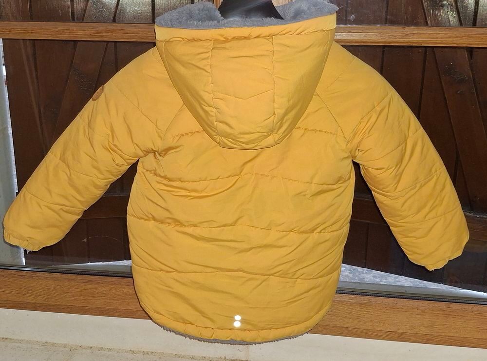 Manteau marque Okaidi fille couleur moutarde r&eacute;versible tail Vêtements enfants