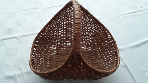 Panier en osier
15 Salon-de-Provence (13)