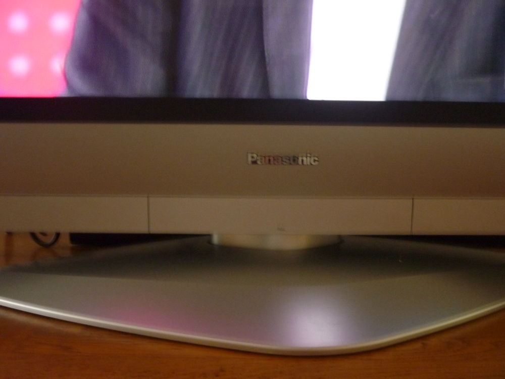 t&eacute;l&eacute;viseur panasonic 105cm Electroménager